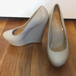 NEW ALDO Nude Patent Leather Wedge